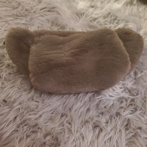Fur fannypack